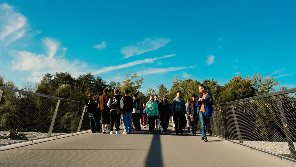 260 Maturant*innen waren gemeinsam mit Bischof Benno Elbs und anderen Vertreter*innen der Katholischen Kirche Vorarlberg auf Wallfahrt.